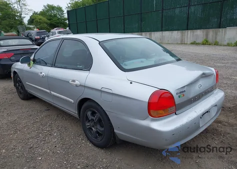 2001 Hyundai Sonata z USA, uszkodzony, nr VIN KMHWF25S21A379802
